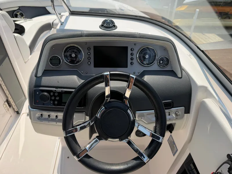 Slide: The Image of Regal 2700 ES Bowrider 2016 - 19