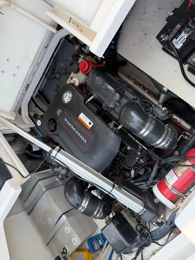 Slide: The Image of Regal 2700 ES Bowrider 2016 - 29