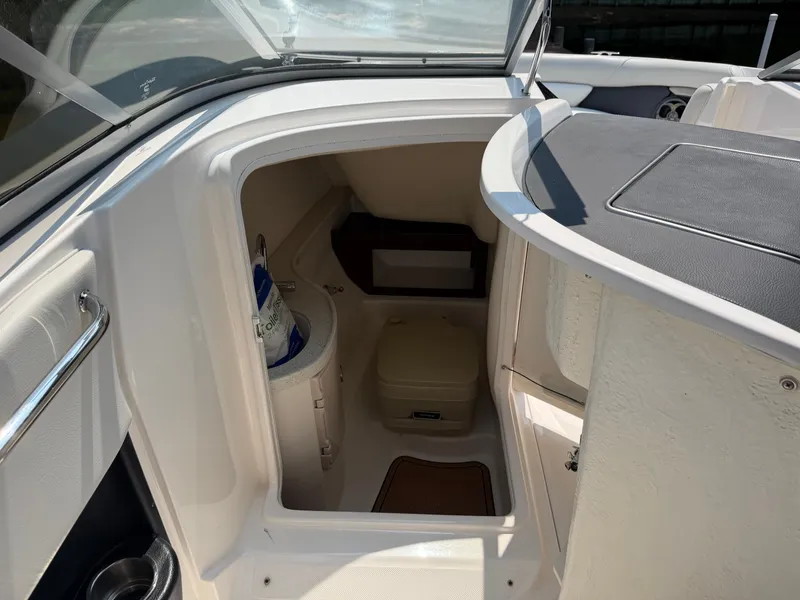 Slide: The Image of Regal 2700 ES Bowrider 2016 - 17