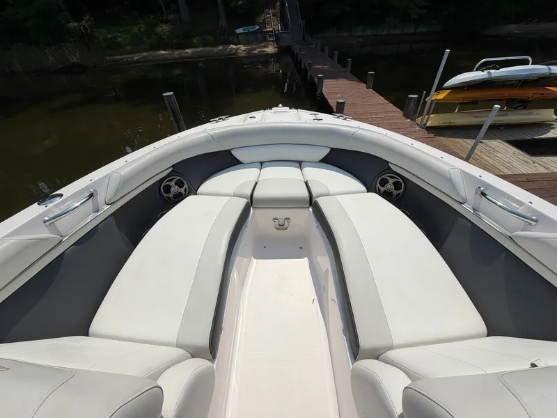 Slide: The Image of Regal 2700 ES Bowrider 2016 - 22