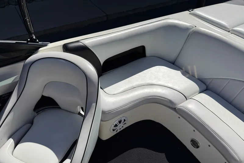 Slide: The Image of Luxurious white leather seating in a 2004 MB B-52 boat interior. - 15