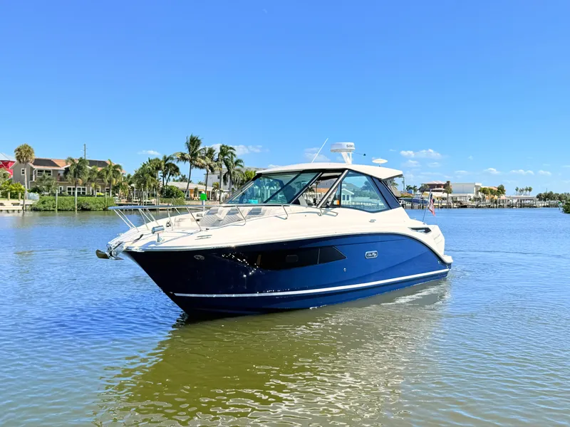 Slide: The Image of Sea Ray Sundancer 320 Outboard 2026 - 22