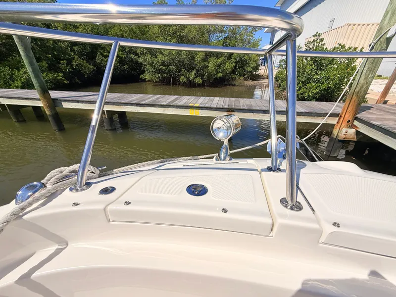Slide: The Image of Sea Ray Sundancer 320 Outboard 2026 - 80