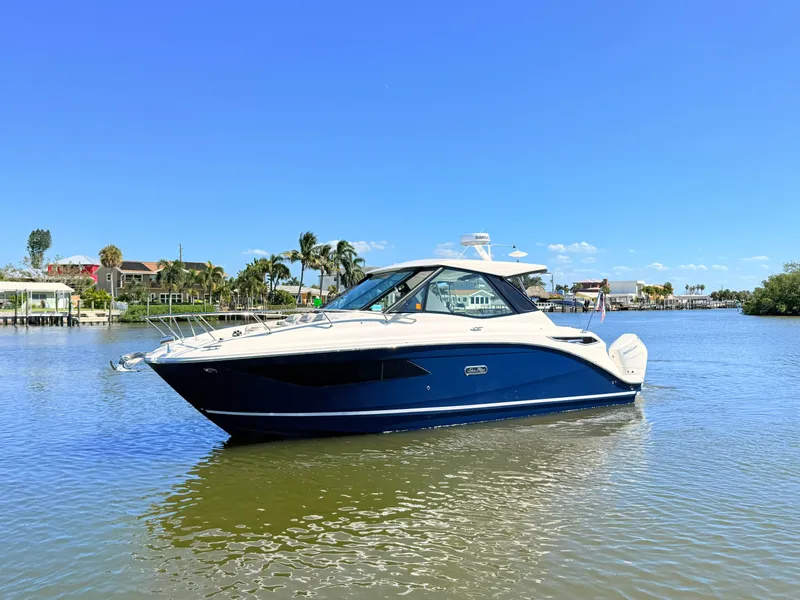 Slide: The Image of Sea Ray Sundancer 320 Outboard 2026 - 24