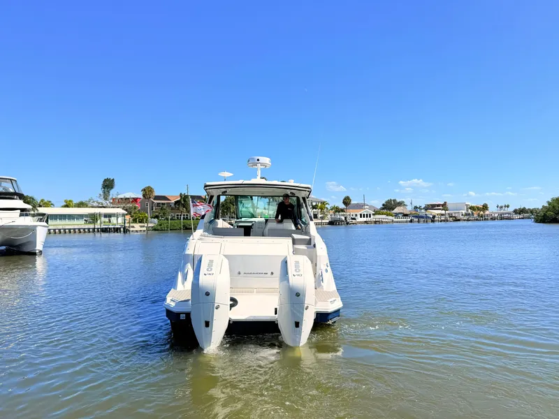 Slide: The Image of Sea Ray Sundancer 320 Outboard 2026 - 7