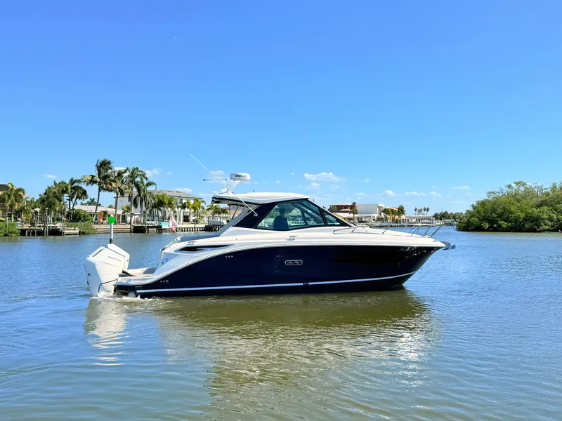 Slide: The Image of Sea Ray Sundancer 320 Outboard 2026 - 13
