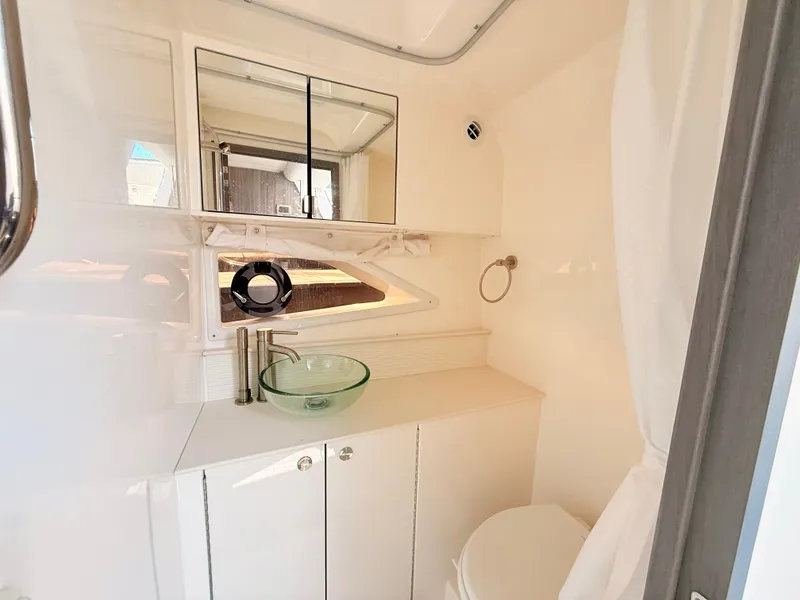 Slide: The Image of Sea Ray Sundancer 320 Outboard 2026 - 71
