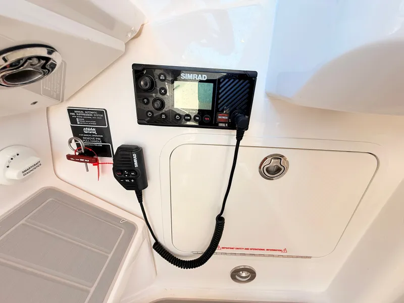 Slide: The Image of Sea Ray Sundancer 320 Outboard 2026 - 53