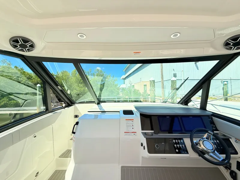 Slide: The Image of Sea Ray Sundancer 320 Outboard 2026 - 55
