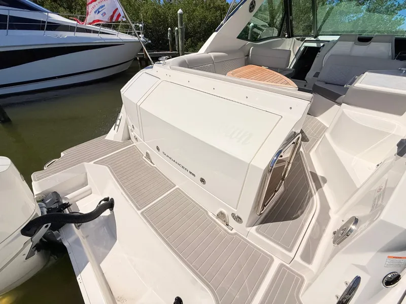 Slide: The Image of Sea Ray Sundancer 320 Outboard 2026 - 26