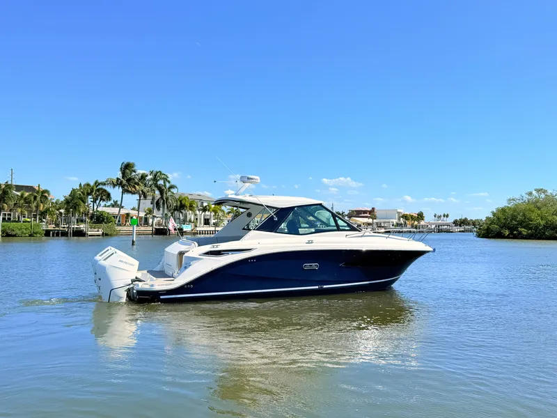 Slide: The Image of Sea Ray Sundancer 320 Outboard 2026 - 12