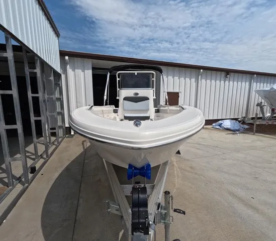 Slide: The Image of Robalo R160 Center Console 2027 - 3