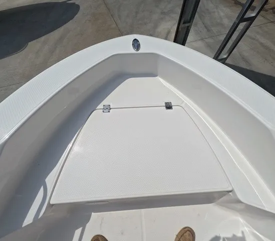 Slide: The Image of Robalo R160 Center Console 2027 - 20