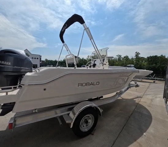 Slide: The Image of Robalo R160 Center Console 2027 - 5