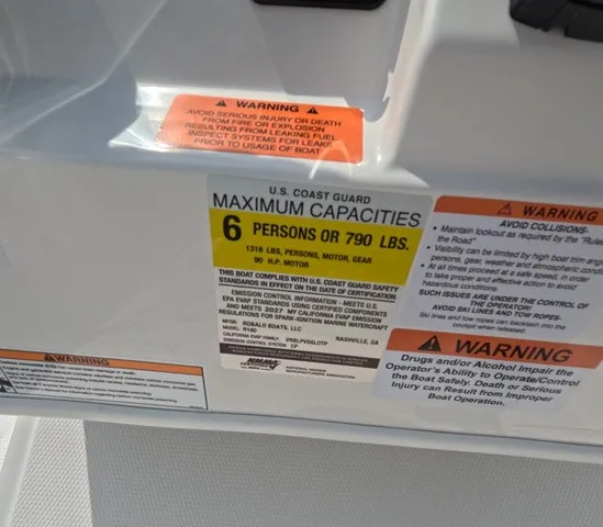 Slide: The Image of Robalo R160 Center Console 2027 - 9