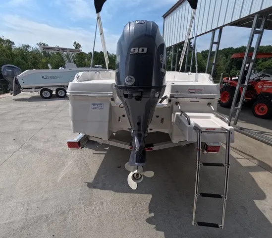 Slide: The Image of Robalo R160 Center Console 2027 - 6