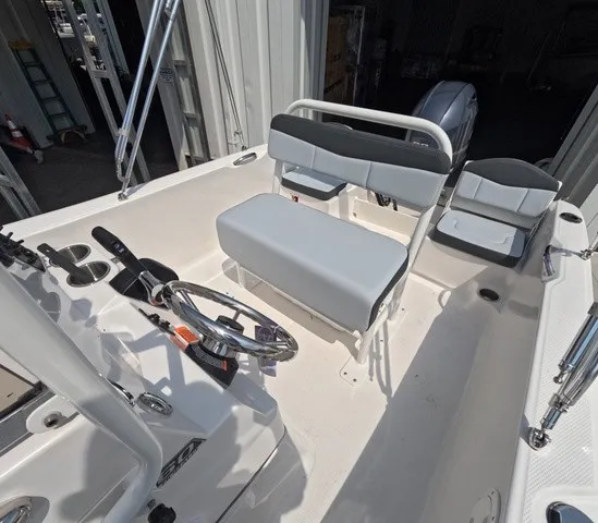 Slide: The Image of Robalo R160 Center Console 2027 - 15