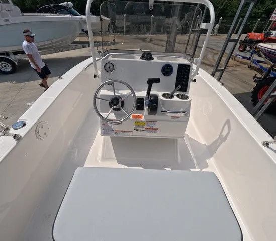Slide: The Image of Robalo R160 Center Console 2027 - 8