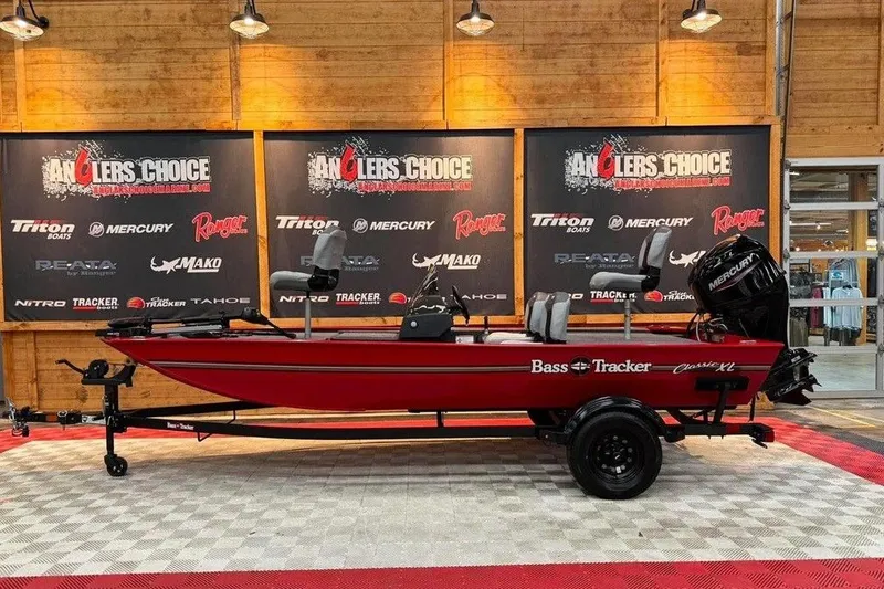 The Image of 2027 Tracker Bass Tracker Classic XL boat displayed at Angler's Choice showroom. - 1