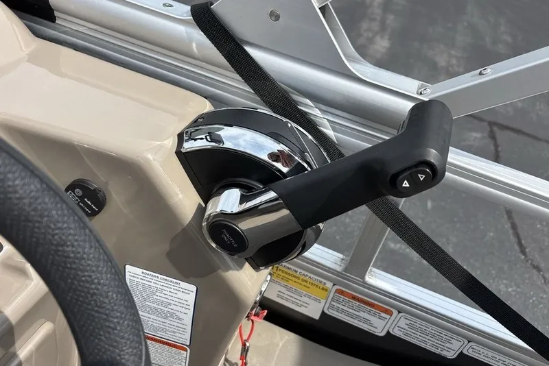 Slide: The Image of Throttle control of 2027 Sun Tracker Fishin' Barge 22 XP3 boat. - 16