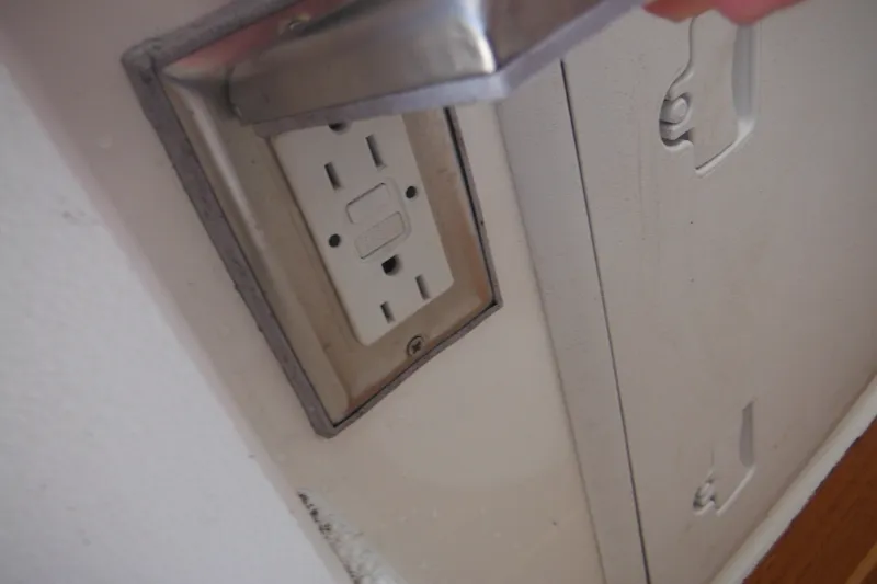 Slide: The Image of Electrical outlet on a Steiger Craft 255 Miami boat, 2020 model. - 17