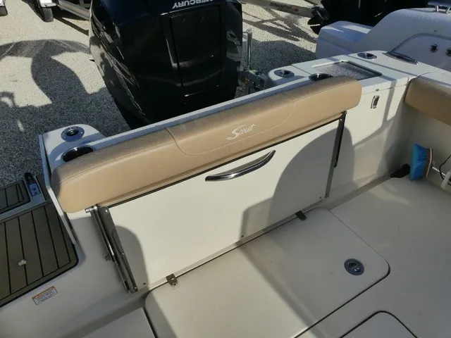 Slide: The Image of Scout 215 Dorado 2023 - 6