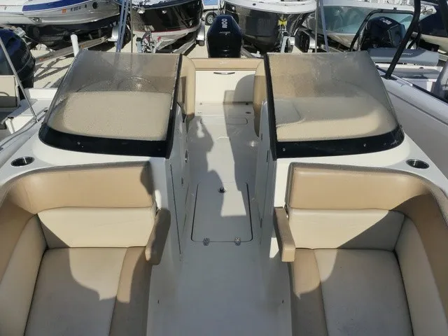 Slide: The Image of Scout 215 Dorado 2023 - 13