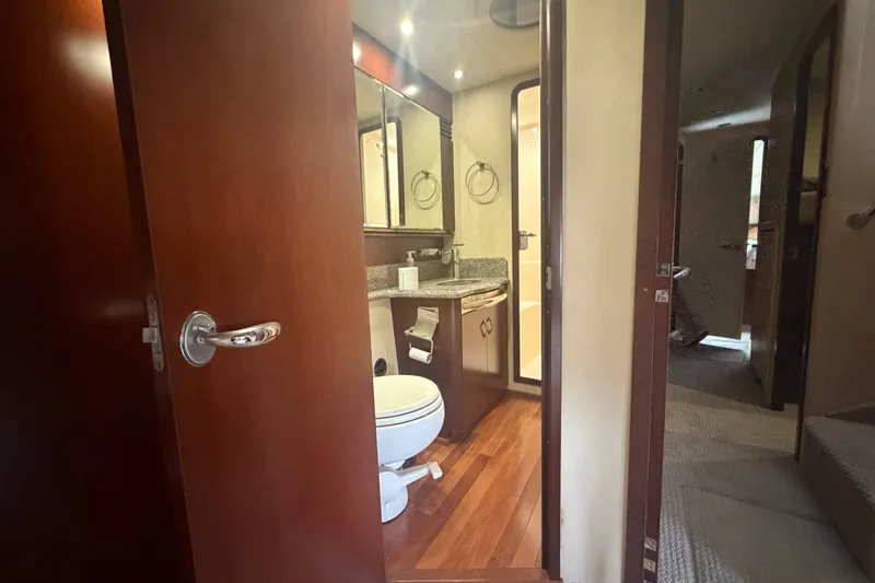 Slide: The Image of Luxurious bathroom interior of 2006 Sea Ray 550 Sedan Bridge yacht. - 80