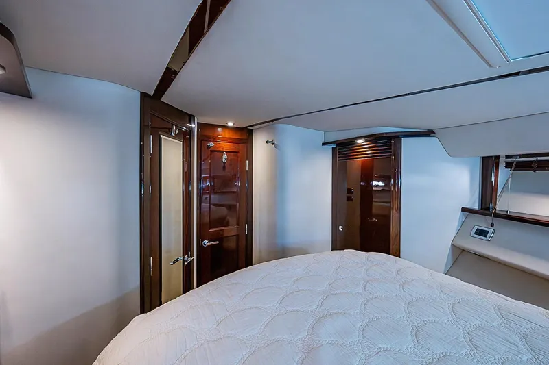 Slide: The Image of Luxurious cabin interior of 2010 Sea Ray 520 Sedan Bridge yacht. - 48