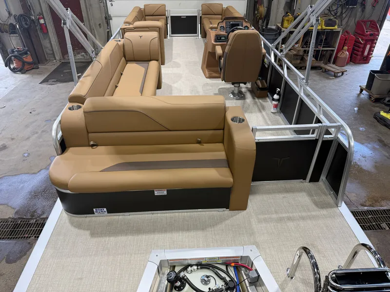 The Image of Tahoe Sport 2380 Cruise Rear Bench (CRB) & Honda 4-Stroke EFI 2026 - 1