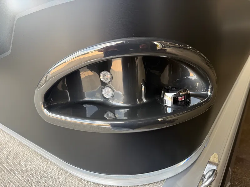 Slide: The Image of Tahoe Sport 2380 Cruise Rear Bench (CRB) & Honda 4-Stroke EFI 2026 - 32