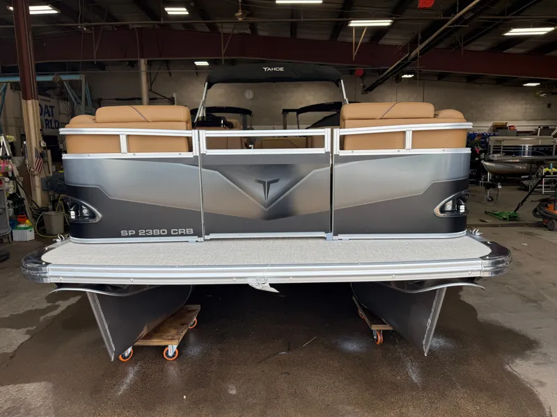 Slide: The Image of Tahoe Sport 2380 Cruise Rear Bench (CRB) & Honda 4-Stroke EFI 2026 - 31