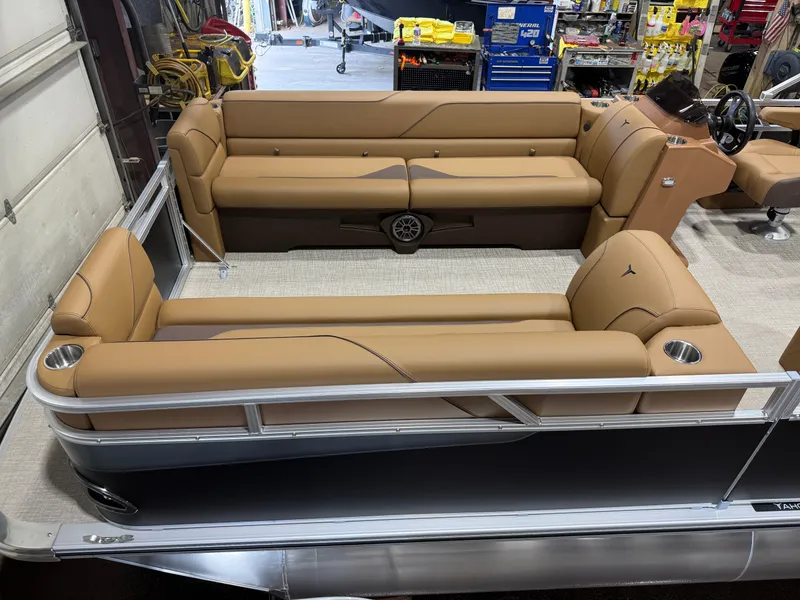 Slide: The Image of Tahoe Sport 2380 Cruise Rear Bench (CRB) & Honda 4-Stroke EFI 2026 - 3