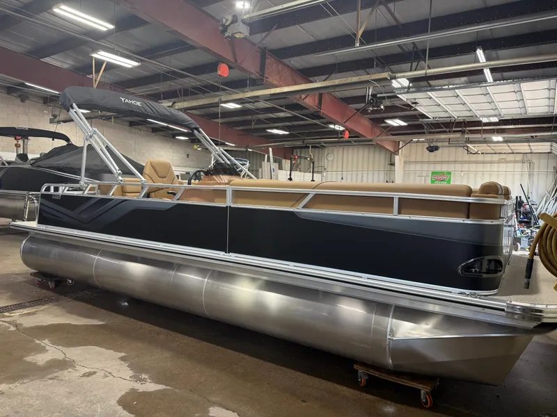 Slide: The Image of Tahoe Sport 2380 Cruise Rear Bench (CRB) & Honda 4-Stroke EFI 2026 - 41