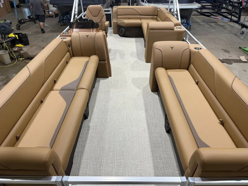 Slide: The Image of Tahoe Sport 2380 Cruise Rear Bench (CRB) & Honda 4-Stroke EFI 2026 - 6