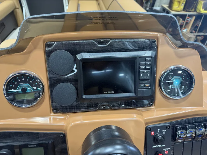 Slide: The Image of Tahoe Sport 2380 Cruise Rear Bench (CRB) & Honda 4-Stroke EFI 2026 - 13