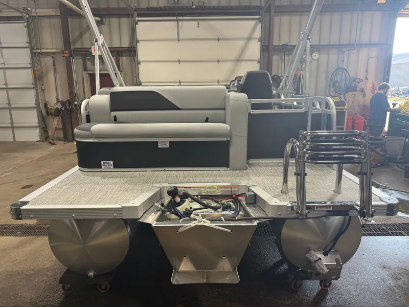 Slide: The Image of Tahoe Sport CRB 2180 Cruise Rear Bench & 4-Stroke $30995 2027 - 39