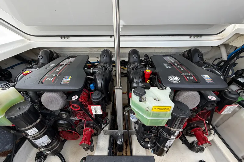 Slide: The Image of Engine compartment of a 2018 Monterey 378SE Super Express with dual V8 engines. - 33