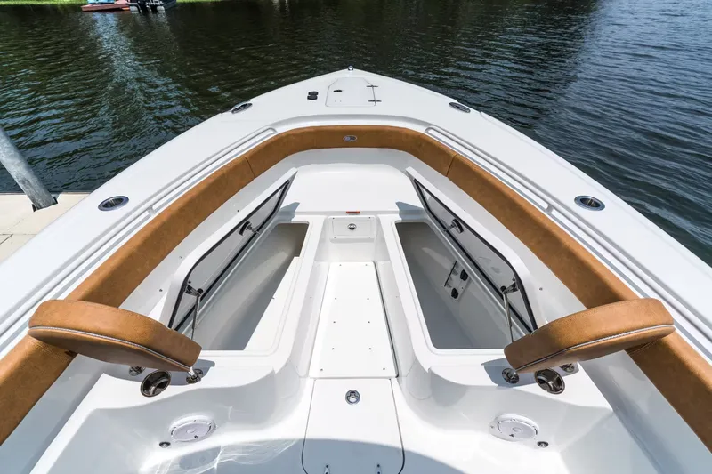 Slide: The Image of Sea Hunt Ultra 305SE 2027 - 13