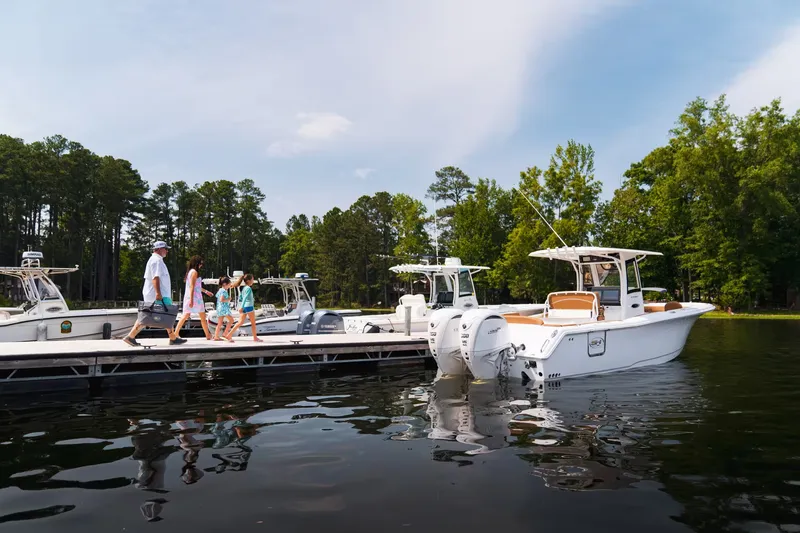 Slide: The Image of Sea Hunt Ultra 305SE 2027 - 12