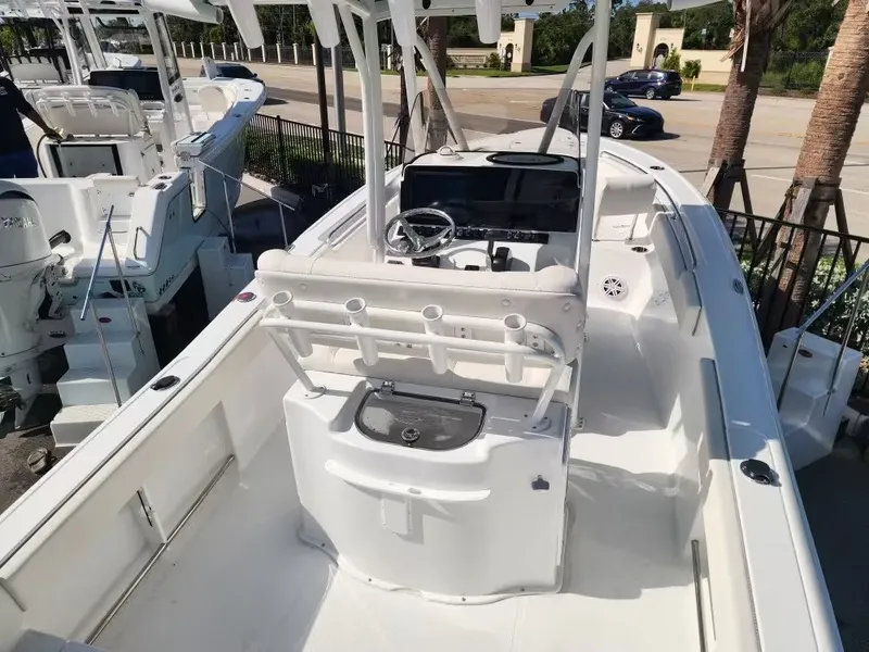 Slide: The Image of Sea Hunt Ultra 229 2027 - 8