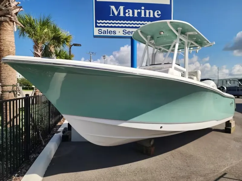 Slide: The Image of Sea Hunt Ultra 229 2027 - 4
