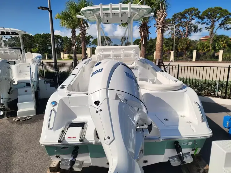 Slide: The Image of Sea Hunt Ultra 229 2027 - 5