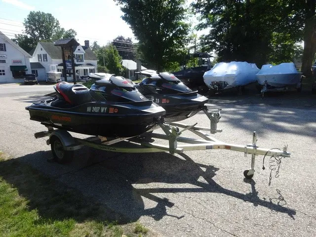 Slide: The Image of Sea-Doo GTX 2013 - 10