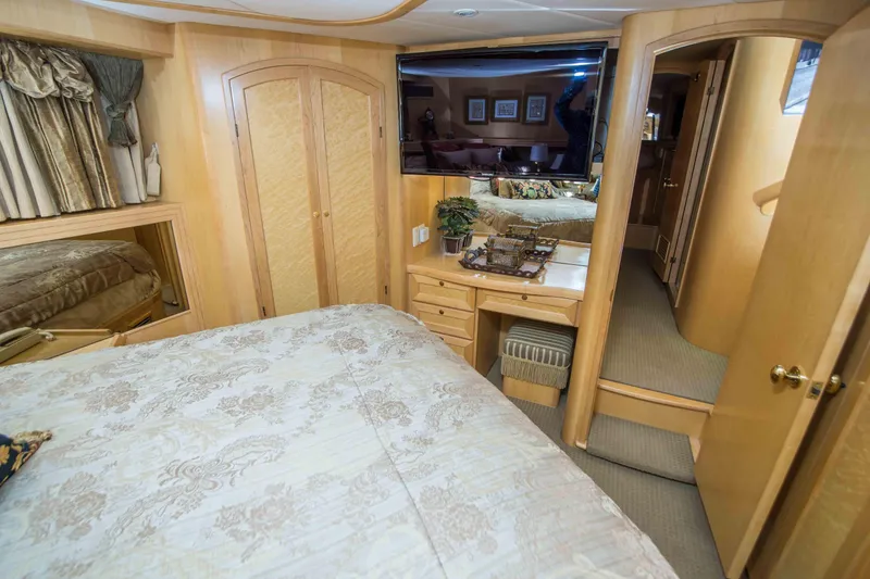 Slide: The Image of McKinna 57 Pilothouse 1998 - 25