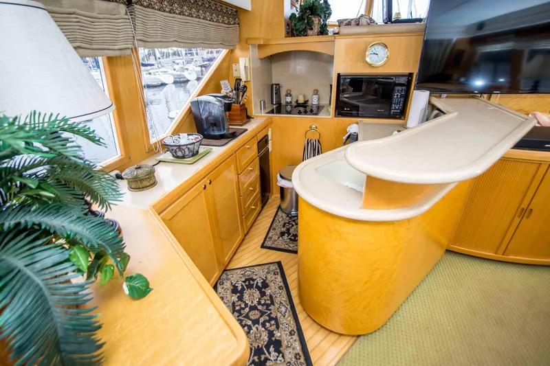 Slide: The Image of McKinna 57 Pilothouse 1998 - 16