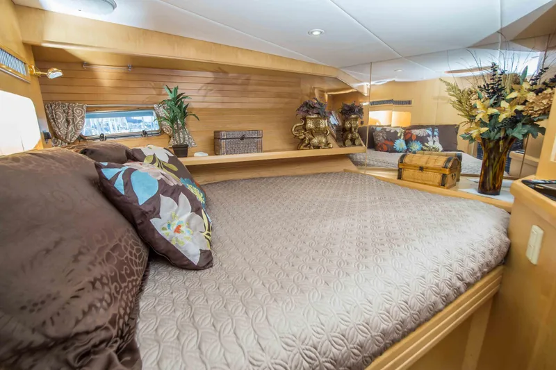 Slide: The Image of McKinna 57 Pilothouse 1998 - 29