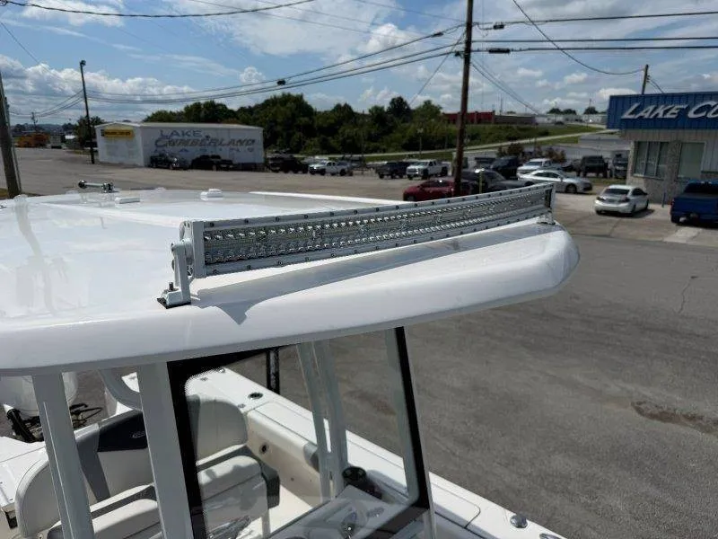 Slide: The Image of Robalo 246 Cayman 2023 - 56
