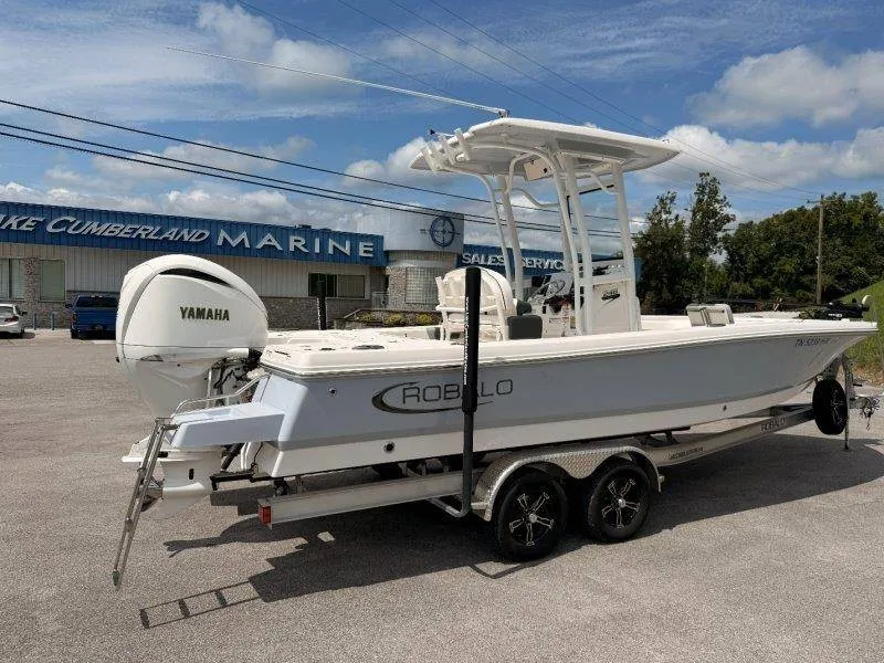 Slide: The Image of Robalo 246 Cayman 2023 - 67