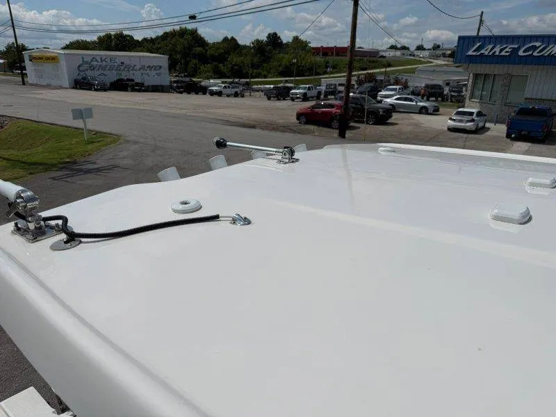 Slide: The Image of Robalo 246 Cayman 2023 - 58